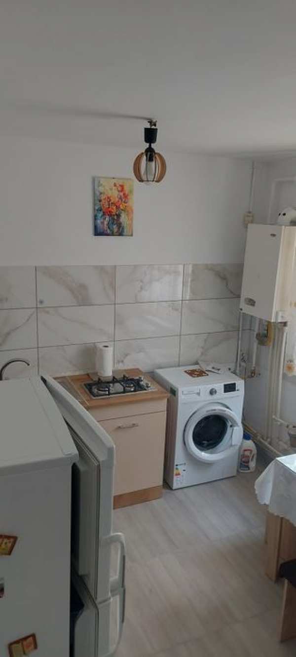 Inchiriez ap.1 camera garsoniera f.mare termen lung