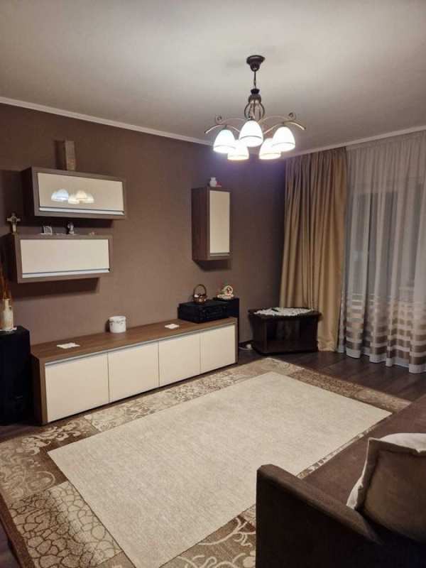 Apartament cu 3 camere de vânzare în Miercurea Ciuc