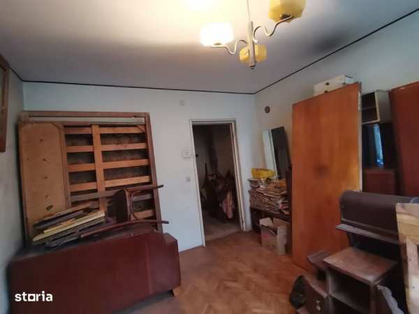 Apartament de 4 camere, etaj 2, zona Spital Maratei Piatra Neamt