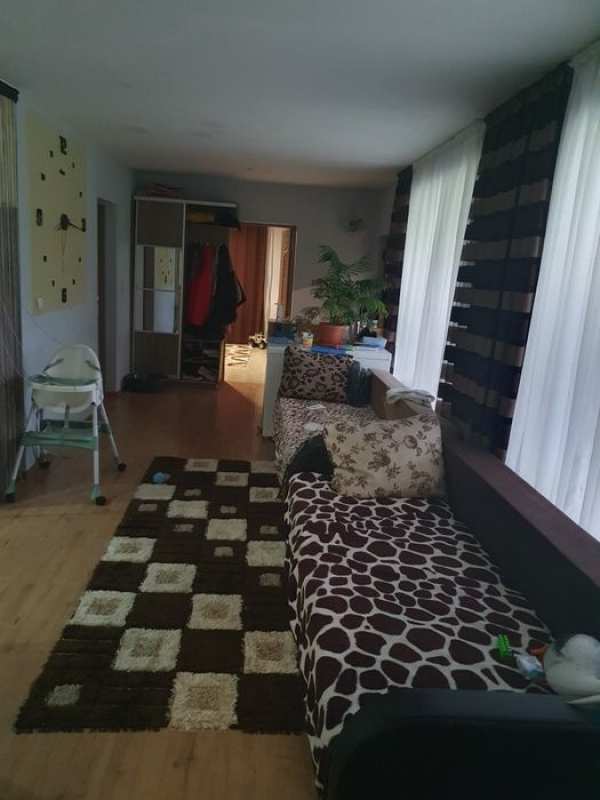 Casă de vânzare sau schimb cu apartament