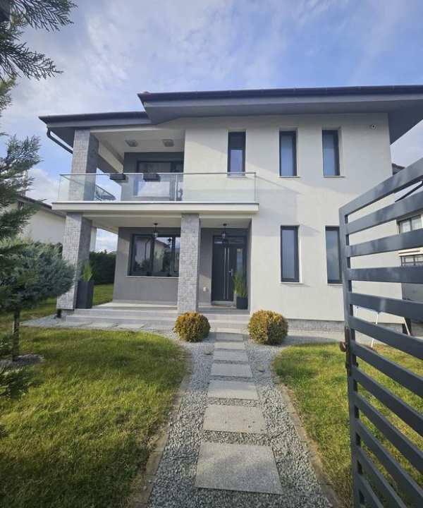 Casa moderna de vânzare
