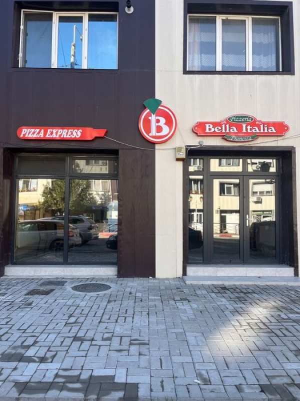 Inchiriez spatiu  comercial