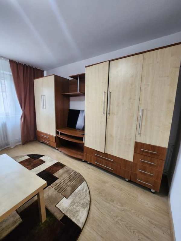 Garsoniera de inchiriat