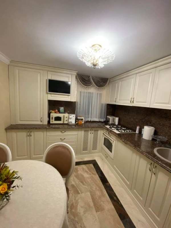Apartament 3 camere cu finisaje premium, complet mobilat și utilat