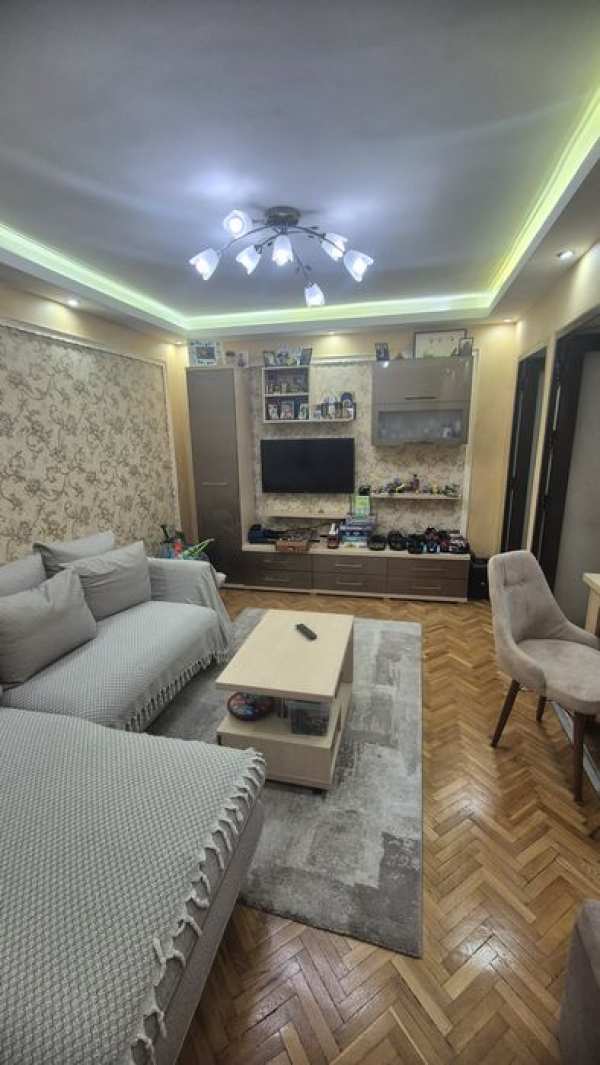 Apartament cu 3 camere – Etaj 1 – Central Sânmartin – 110.000€ negociabil