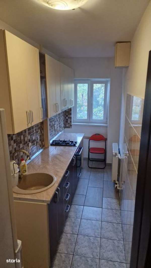 proprietar inchiriez / VAND garsoniera crangasi
