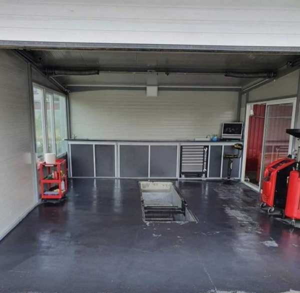 Constructie hala service panouri