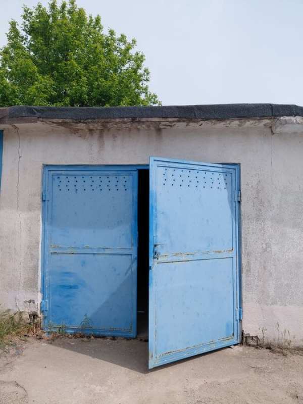 Închiriez garaj în baterie zona Girocului, Albac, strada Meziad, lângă Drubeta