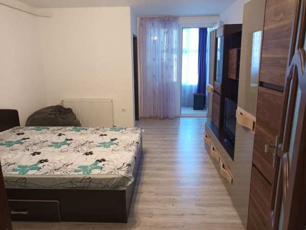 Garsoniera de închiriat