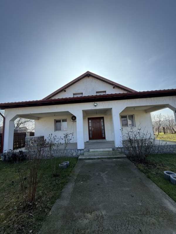 Casa de vanzare+teren  Babeni
