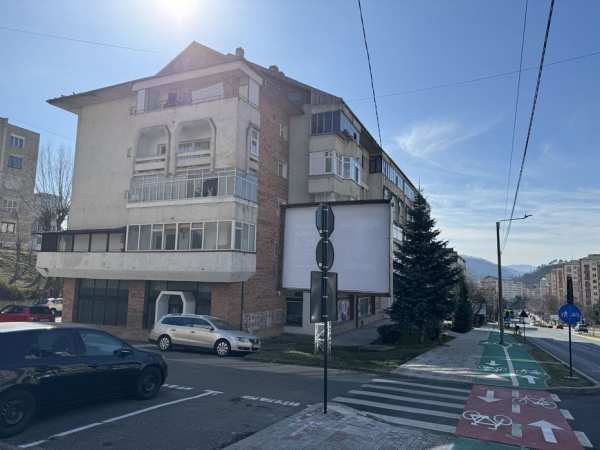 Proprietar inchiriez apartament 3 camere 104mp, str. Mihai Viteazul
