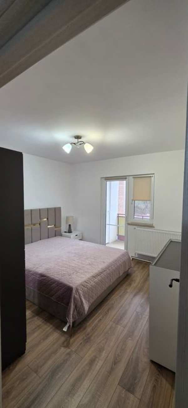 Inchiriez apartament cu 2 camere
