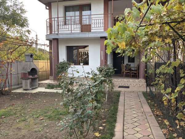 inchiriez vila Trivale