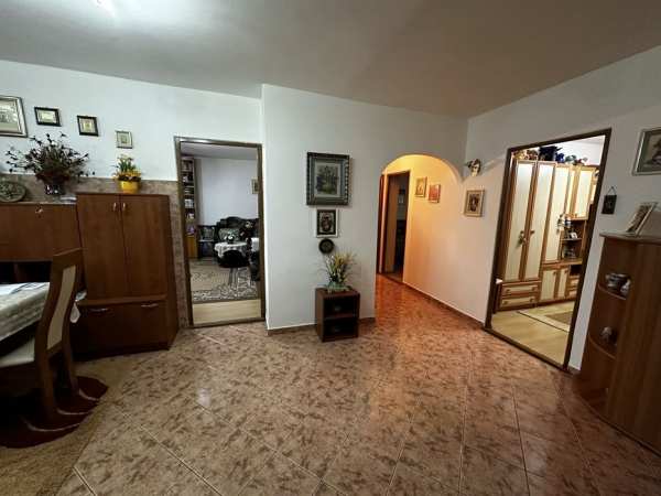 Apartament de vanzare 3 camere Petrosani