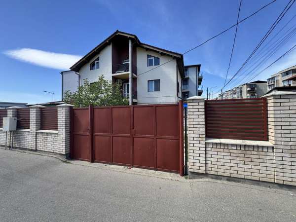 Vand Casa pe Bd Mihai Viteazu in Drobeta Turnu Severin.