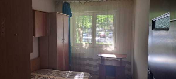 Închiriez apartament 4 camere la parter,in zona Ostroveni.