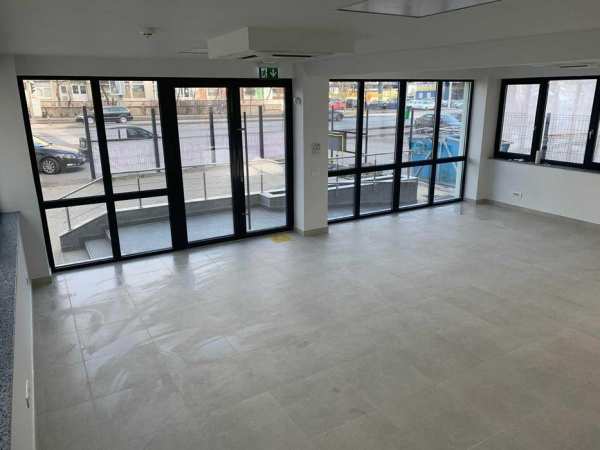 Bd. Pacurari, 85 mp spatiu comercial/birou clasa A, locuri de parcare,