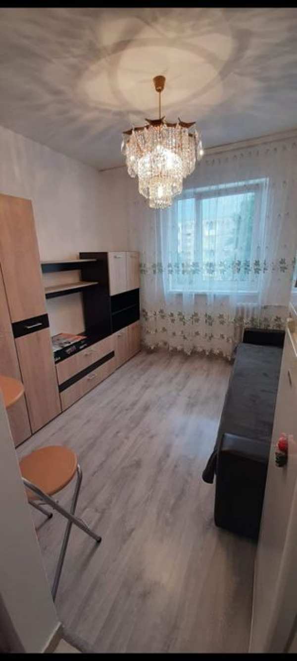 Închiriez garsonieră zona Tractorul