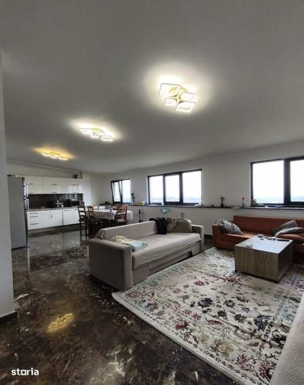 Apartament Veterani 5 camere, 2 locuri parcare, 2 intrări, gaze.