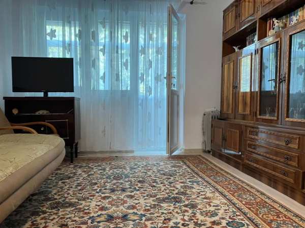 Inchiriez apartament  cu 2 camere