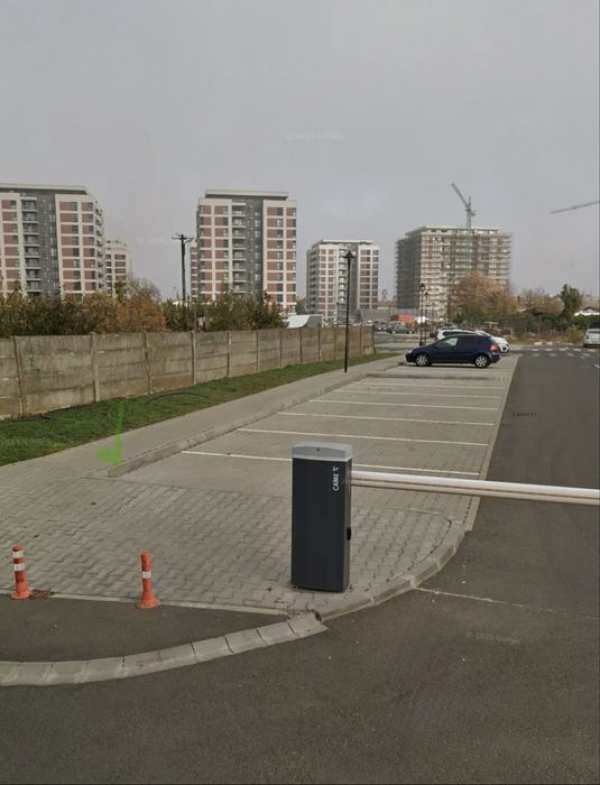 Vând loc parcare Adora Park