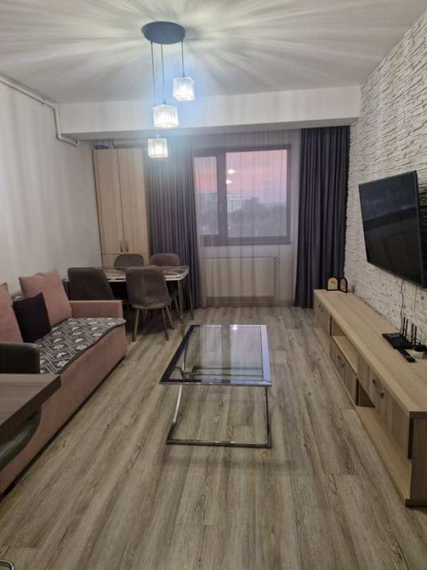 Închiriez apartament 2 camere Hanu cu peste
