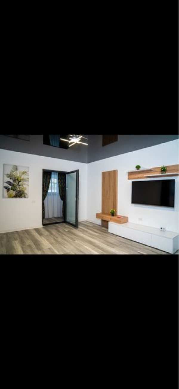 Închiriez apartament 2 camere decomandat – ultramodern