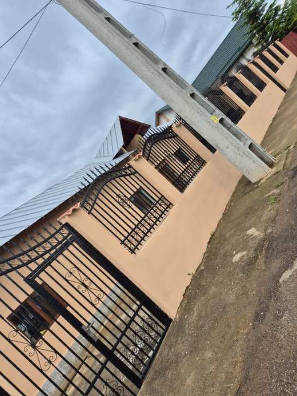 se vinde casa la cheie