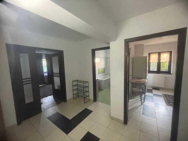 Închiriez apartament cu 1 camera in zona Podu de Fier