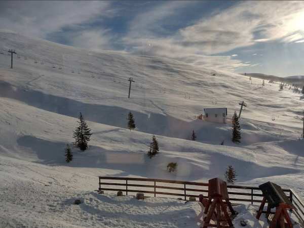 Proprietar vând parcele de teren intravilan Rânca