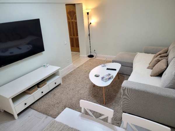 Închiriez apartament 3 camere ultracentral
