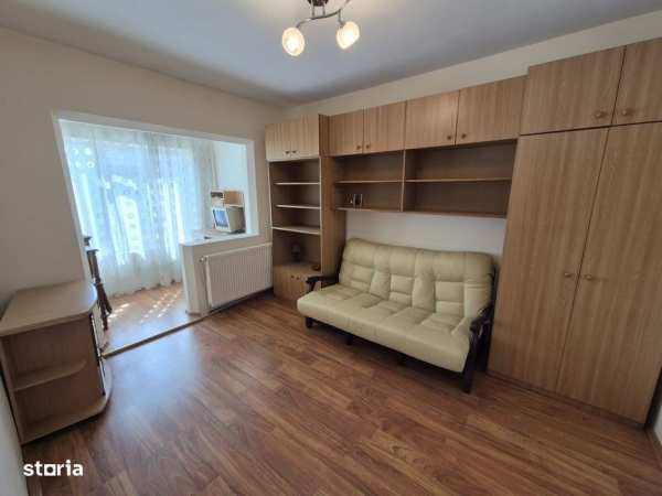 Apartament 3 camere confort 1 decomandat, foarte spatios, etaj 3