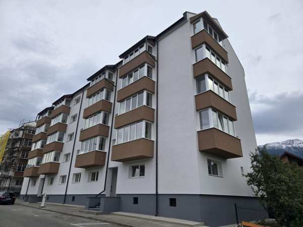 Apartament ultramodern central Borsa de vanzare sau inchiriere