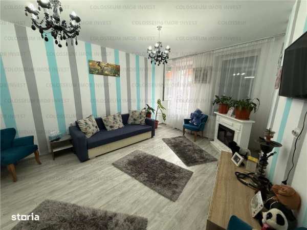 Casa Centrala  cu  3 camere semidecomandate - zona Cristian