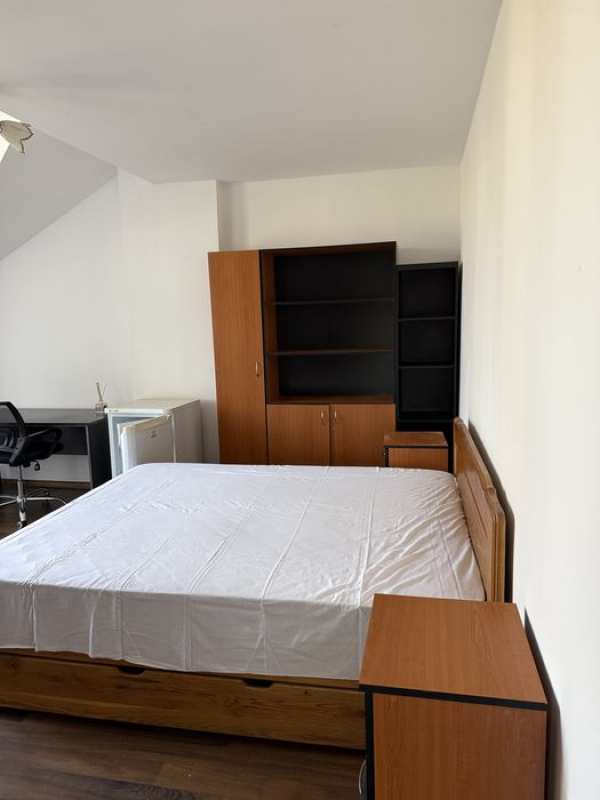 Inchiriez garsoniera