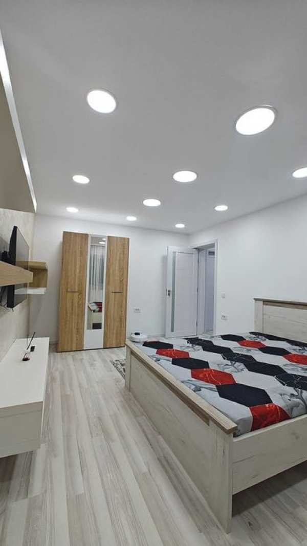 Apartament cu 3 camere