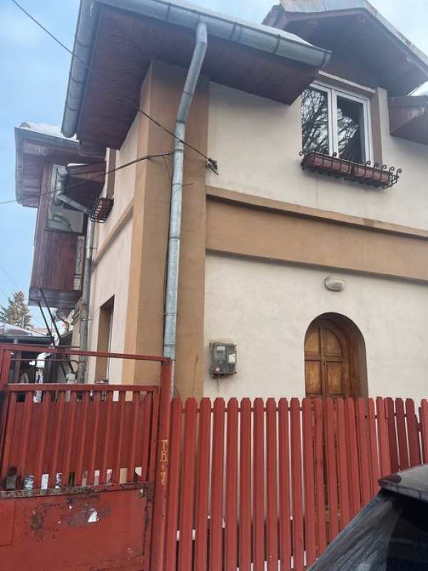 Casa de vanzare 5 camere zona Titulescu-Grivita