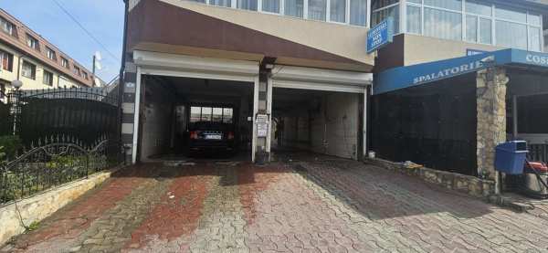 Închiriez spălătorie auto