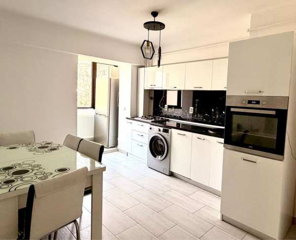 Inchiriez apartament 2 camere ( direct proprietar)