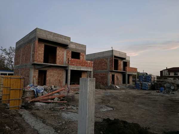 Case noi de vanzare Galati - zona Arcasilor/Metro