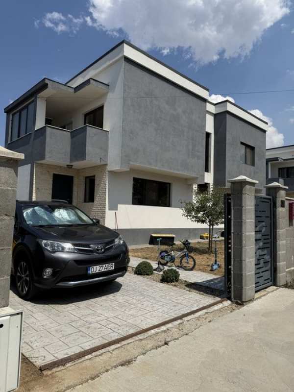 Casa vila de inchiriat zona parc