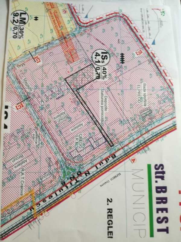 Vând hala/depozit și teren