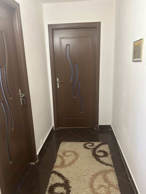 Inchiriez apartament 2 camere