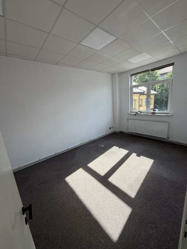 Inchiriere spatiu  Birouri/Cabinet Piatra Neamt  Centru Str Cuza Voda nr 1  et. 1/2