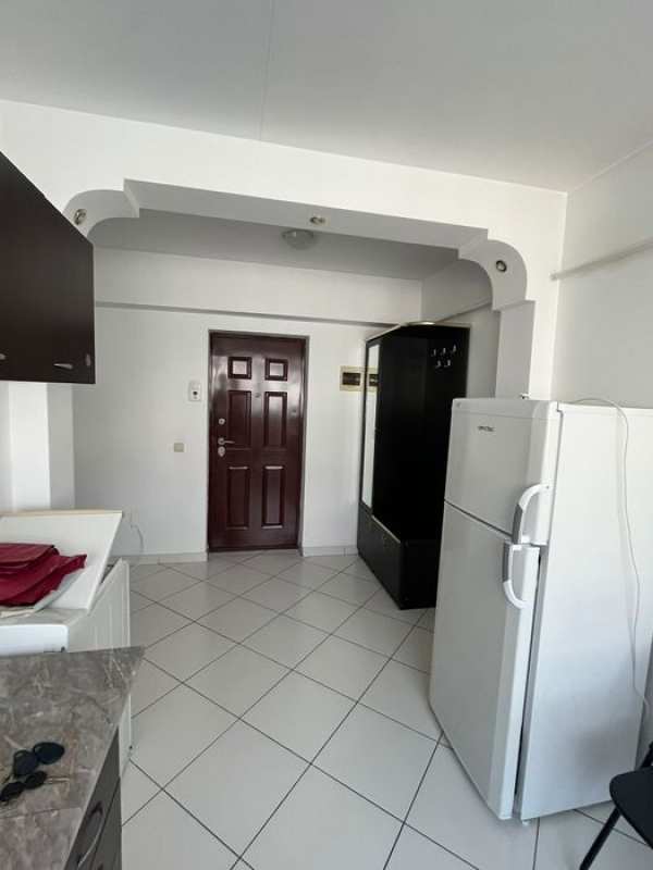 Garsoniera pentru inchiriat