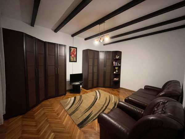 Închiriez casă ultracentral în Cluj-Napoca