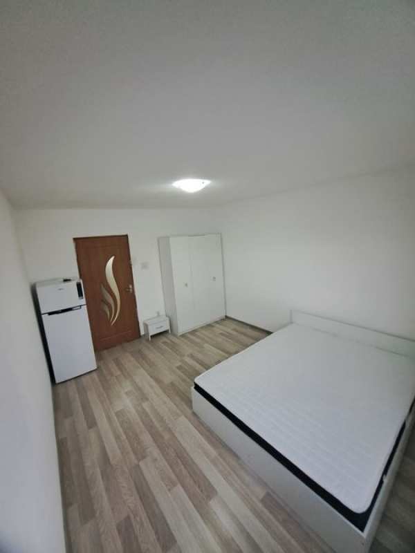 Garsoniera de închiriat