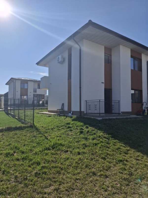 Închiriez casa în Iasi