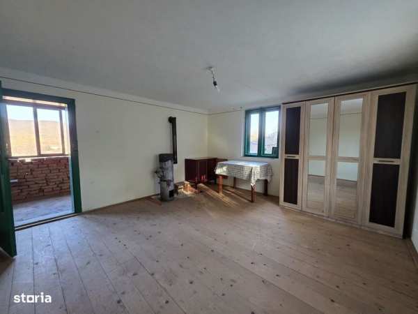 Preț mic! Casă solidă + teren generos 1887 mp – ideal renovare