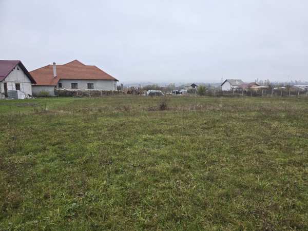Vând teren Livezile Stadion